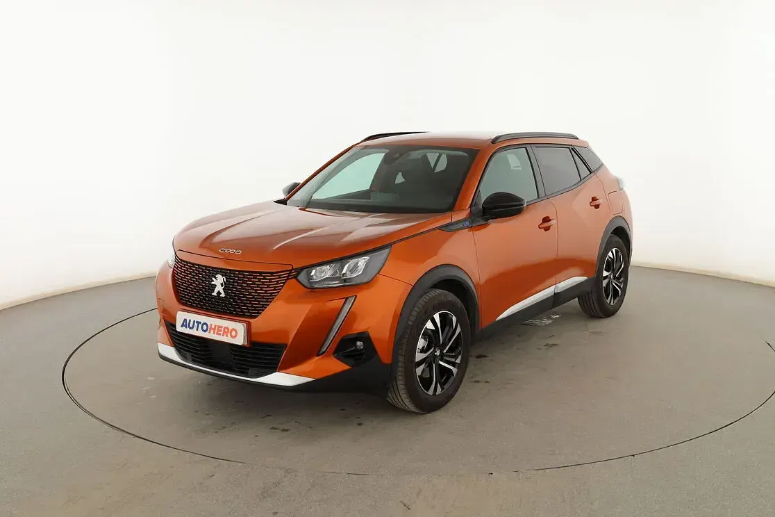 Usado Peugeot e-2008 Allure 100 kW (136 CV) 2022 SUV