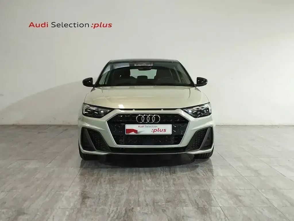 Usado Audi A1 116 CV (85 kW) 2025 Gris SUV