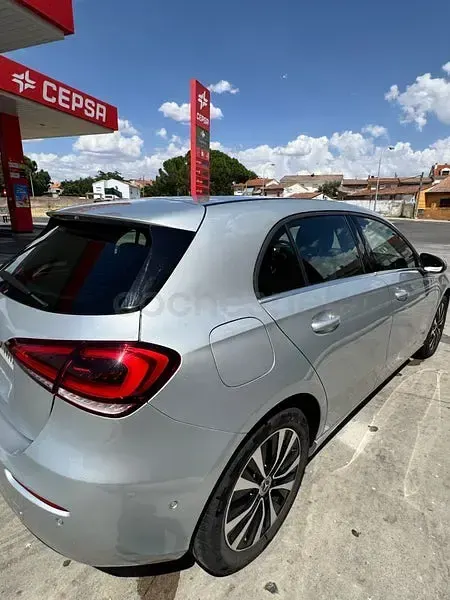 Usado Mercedes A250 218 CV (160 kW) 2021 Gris / plata Berlina