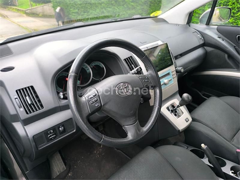 Usado Toyota Corolla Verso Sol 129 CV (94 kW) 2004 Gris / plata Monovolumen