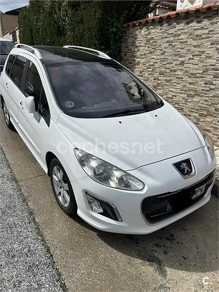 Usado Peugeot 308 SW Active 150 CV (110 kW) 2013 Blanco Familiar