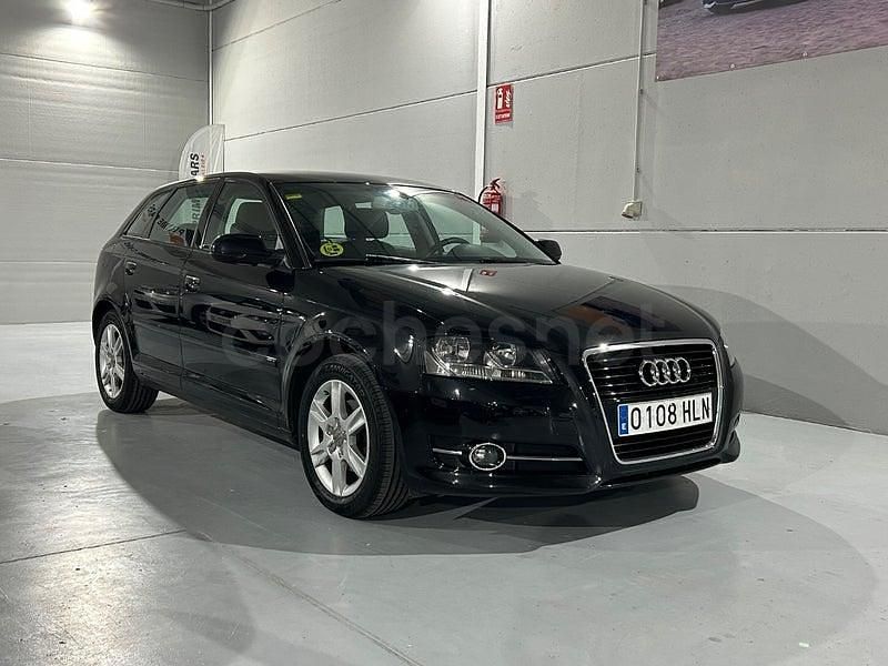 Usado Audi A3 Attraction 105 CV (77 kW) 2012 Negro Berlina