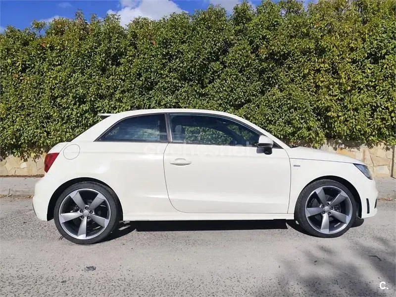 Usado Audi A1 Attraction 105 CV (77 kW) 2010 Blanco Utilitario