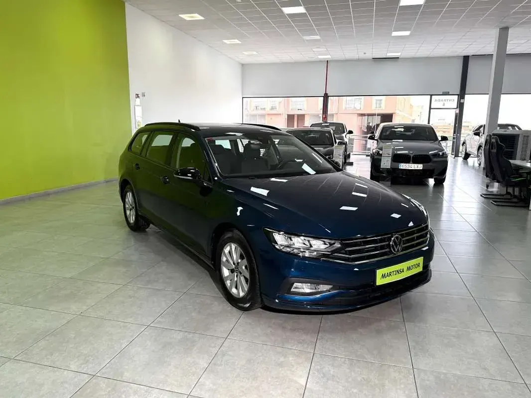 Usado VW Passat Business 122 CV (89 kW) 2021 Azul Familiar