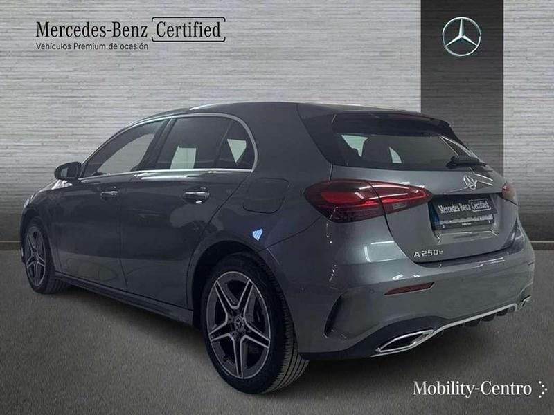 Usado Mercedes A250 165 CV (121 kW) 2025 Gris Utilitario