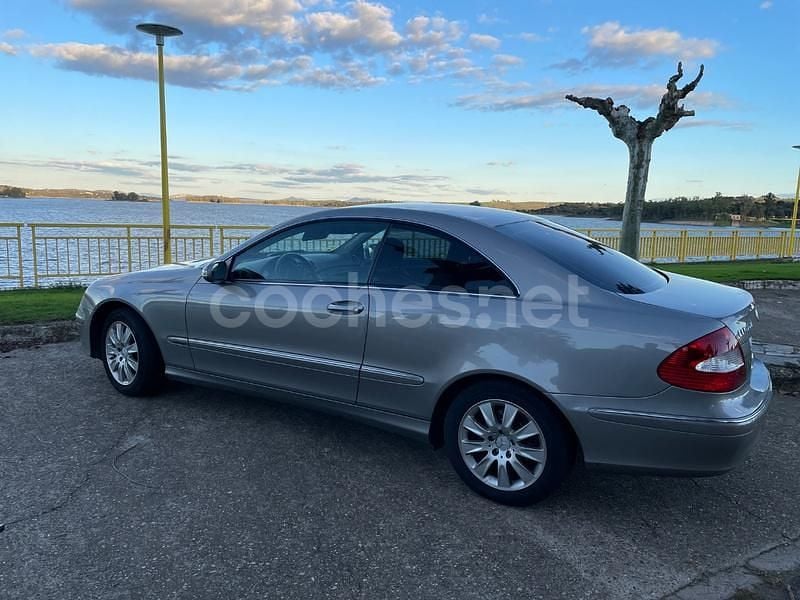 Beige Usado 2007 Mercedes CLK220 Elegance Coupe | 6900 € (Caro) - Imagen 1/4