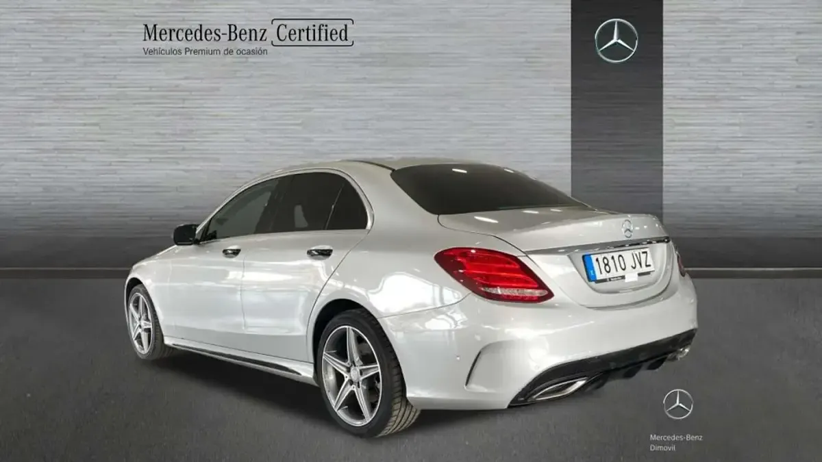 Usado Mercedes C220 AMG line 170 CV (125 kW) 2016 Plateado Berlina