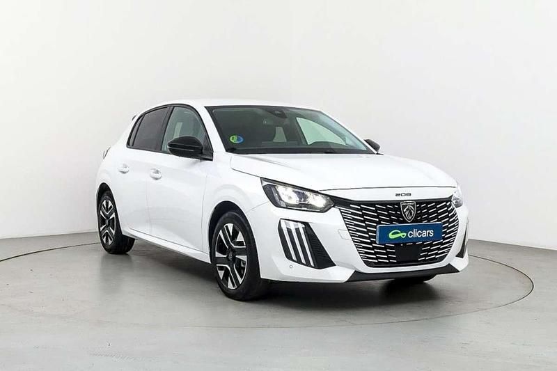 Usado Peugeot 208 Allure 101 CV (74 kW) 2025 Blanco Utilitario
