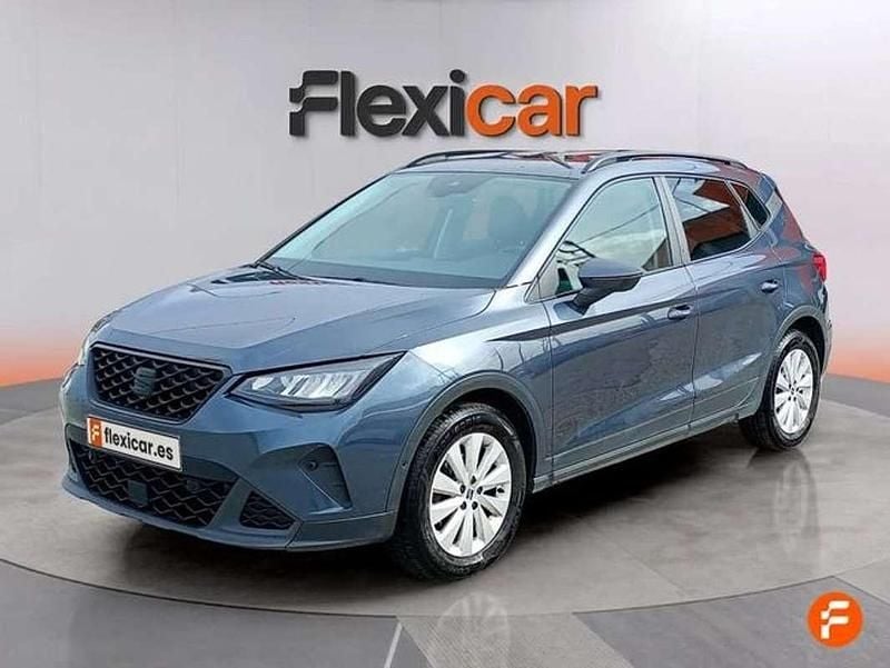 Usado Seat Arona Xperience 110 CV (80 kW) 2022 Gris SUV