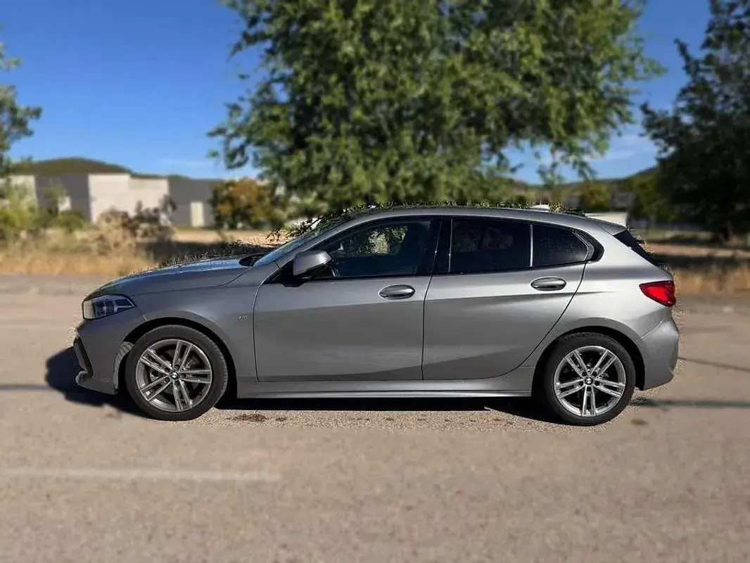 Usado BMW 118 150 CV (110 kW) 2024 Gris Utilitario