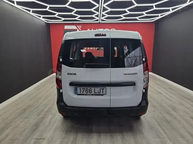 Usado Dacia Dokker Essentiel 95 CV (69 kW) 2020 Blanco Monovolumen
