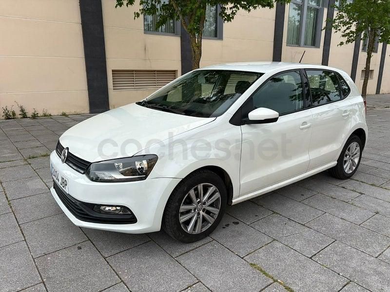 Usado VW Polo 75 CV (55 kW) 2015 Blanco Berlina