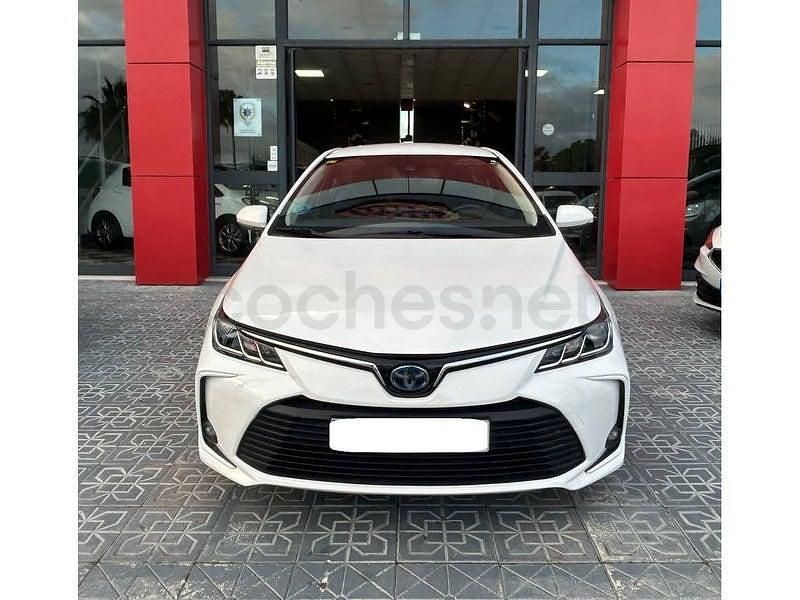 Usado Toyota Corolla Active 122 CV (89 kW) 2020 Blanco Berlina