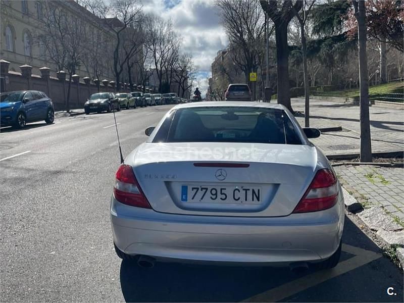 Usado Mercedes SLK200 163 CV (119 kW) 2004 Gris / plata Descapotable