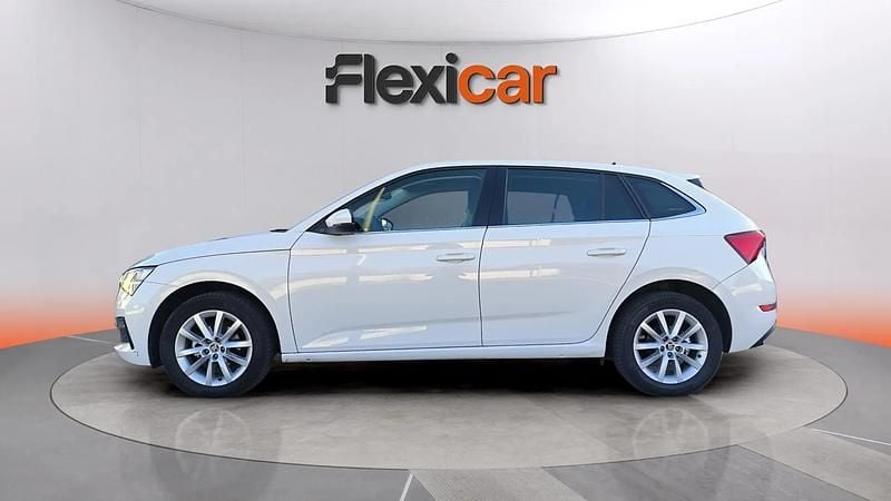 Usado Skoda Scala 110 CV (80 kW) 2022 Blanco Utilitario