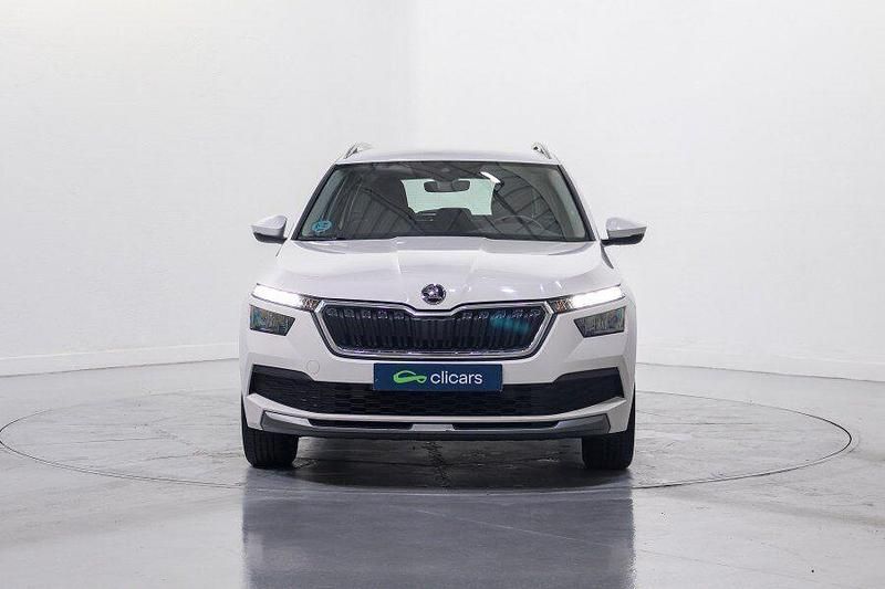 Usado Skoda Kamiq Ambition 110 CV (80 kW) 2022 Blanco SUV