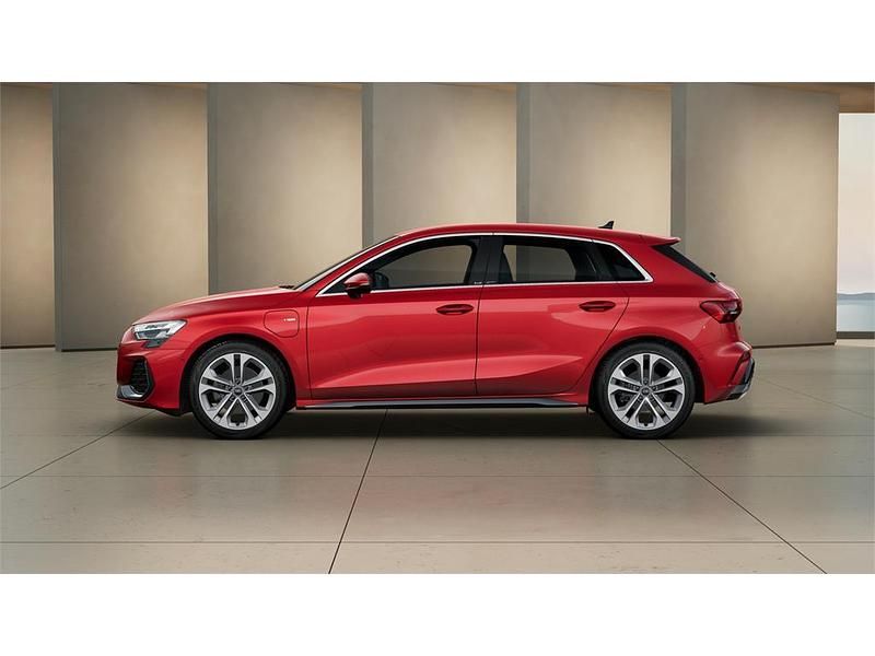 Nuevo Audi A3 S-Line 204 CV (150 kW) 2025 Rojo progresivo Berlina