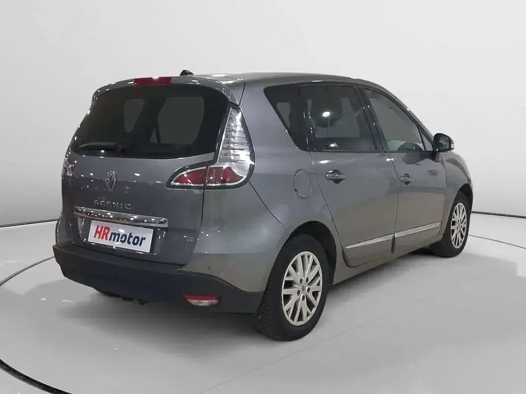 Usado Renault Scénic III Zen 131 CV (96 kW) 2016 Gris Monovolumen