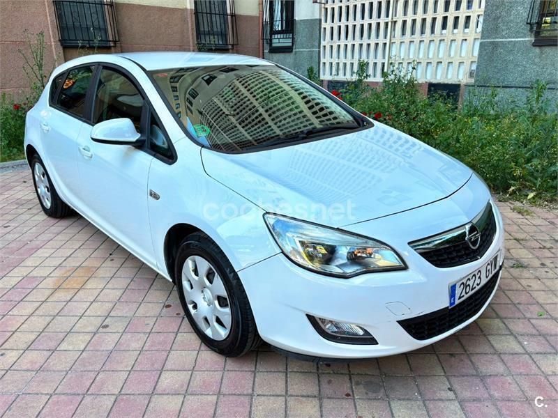 Blanco Usado 2010 Opel Astra Energy Berlina | 3500 € - Imagen 1/4