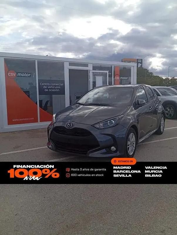 Usado Mazda 2 Center-Line 116 HP (85 kW) 2023 Cinzento Sedan