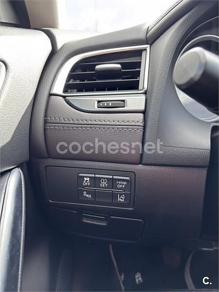 Usado Mazda 6 Luxury 150 CV (110 kW) 2016 Rojo Familiar