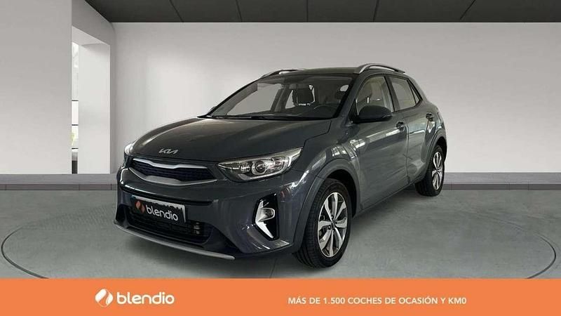Gris Usado 2022 Kia Stonic SUV | 18.391 € (Un poco caro) - Imagen 1/4
