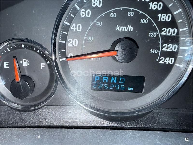 Usado Jeep Grand Cherokee Laredo 218 CV (160 kW) 2007 Gris / plata SUV