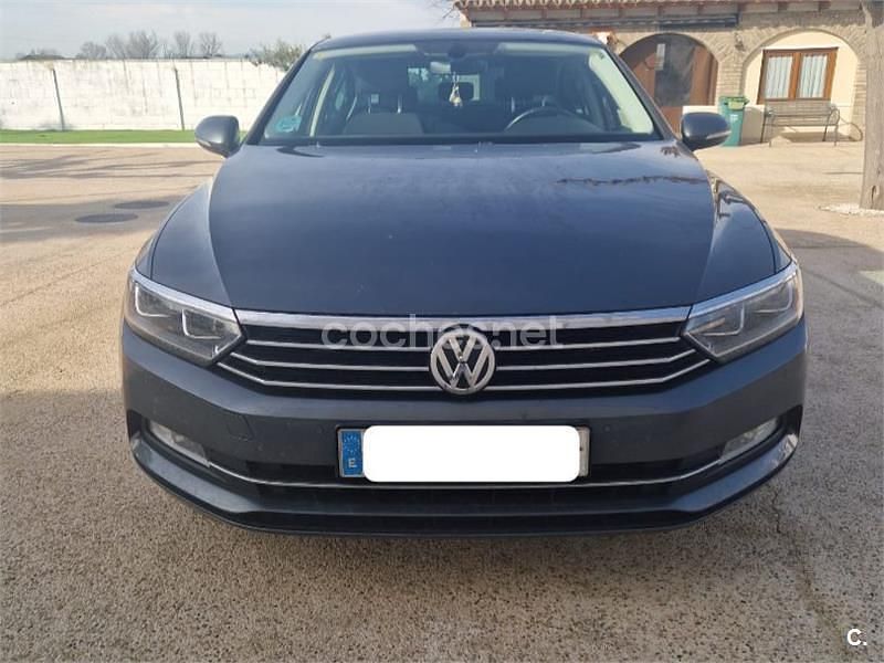 Usado VW Passat Advance 150 CV (110 kW) 2015 Gris / plata Berlina
