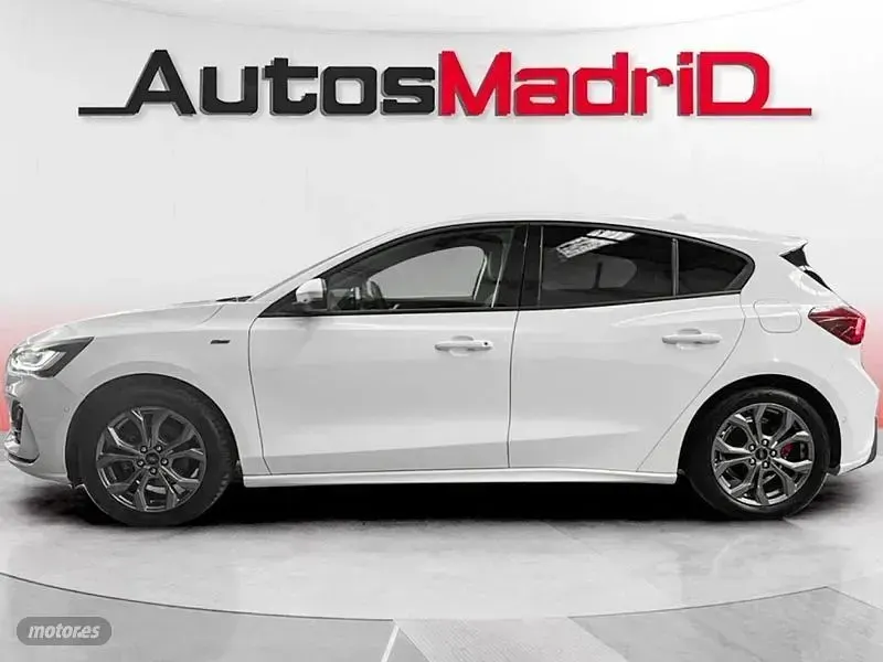 Usado Ford Focus ST-Line 125 CV (91 kW) 2022 Blanco Berlina