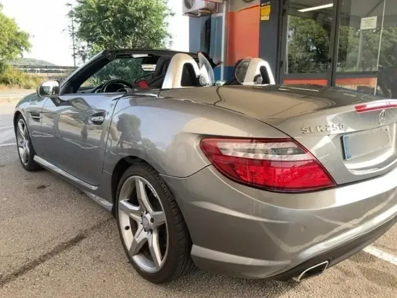 Usado Mercedes SLK250 204 CV (150 kW) 2013 Gris / plata Descapotable