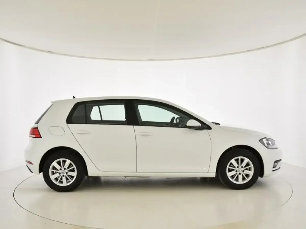 Usado VW Golf VII Edition 116 CV (85 kW) 2020 Granate