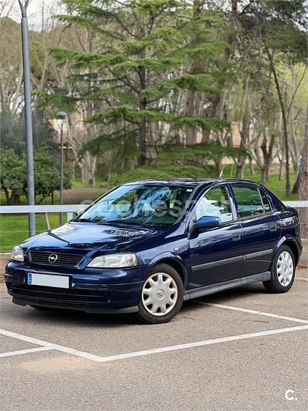 Usado Opel Astra Club 75 CV (55 kW) 2001 Azul Berlina