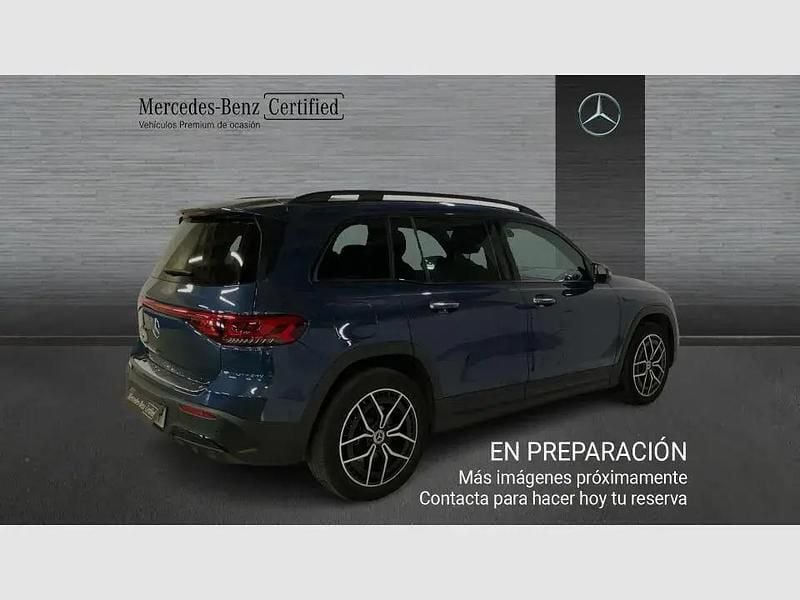 Używany Mercedes EQA300 167 kW (228 KM) 2022 Niebieski SUV