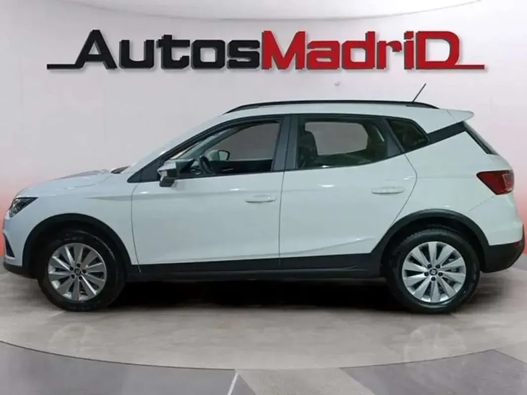 Usado Seat Arona Ecomotive 95 CV (69 kW) 2020 Blanco SUV