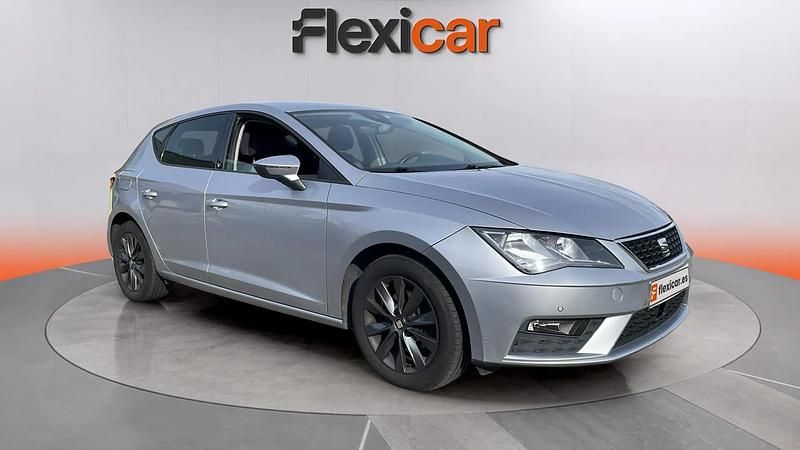 Usado Seat Leon ST Style 131 CV (96 kW) 2020 Gris Familiar