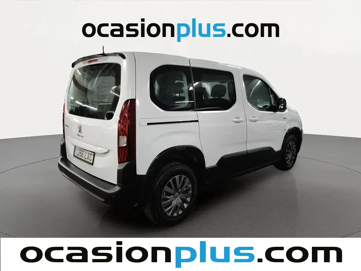 Usado Peugeot Rifter Style 100 CV (73 kW) 2022 Blanco Monovolumen