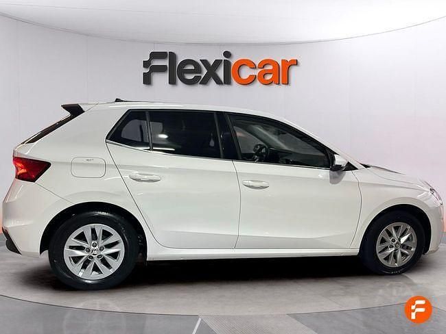 Usado Skoda Fabia Selection 95 CV (69 kW) 2024 Blanco Berlina