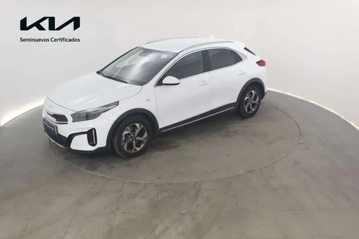 Usado Kia XCeed 101 CV (74 kW) 2025 Blanco SUV