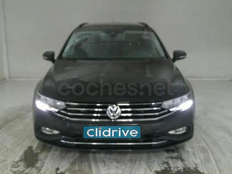 Usado VW Passat 150 CV (110 kW) 2020 Gris / plata Familiar
