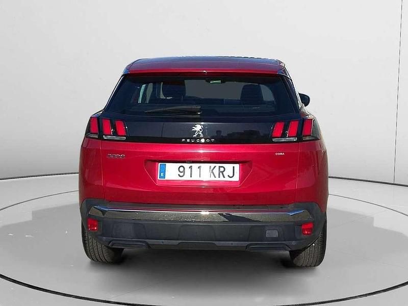 Usado Peugeot 3008 Active 132 CV (97 kW) 2018 Rojo SUV