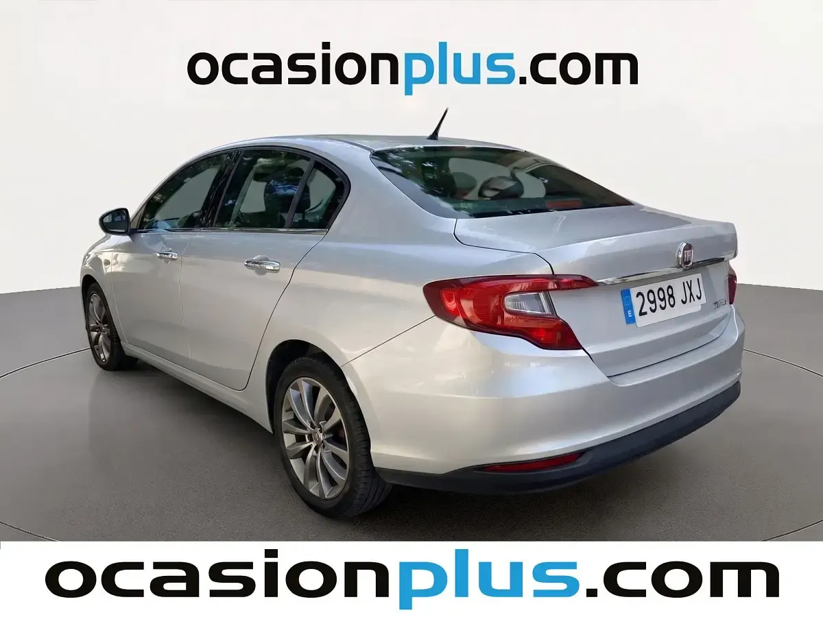 Usado Fiat Tipo Lounge 95 CV (69 kW) 2017 Gris plata Monovolumen