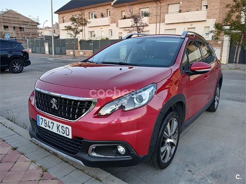 Usado Peugeot 2008 Allure 130 CV (95 kW) 2018 Granate SUV
