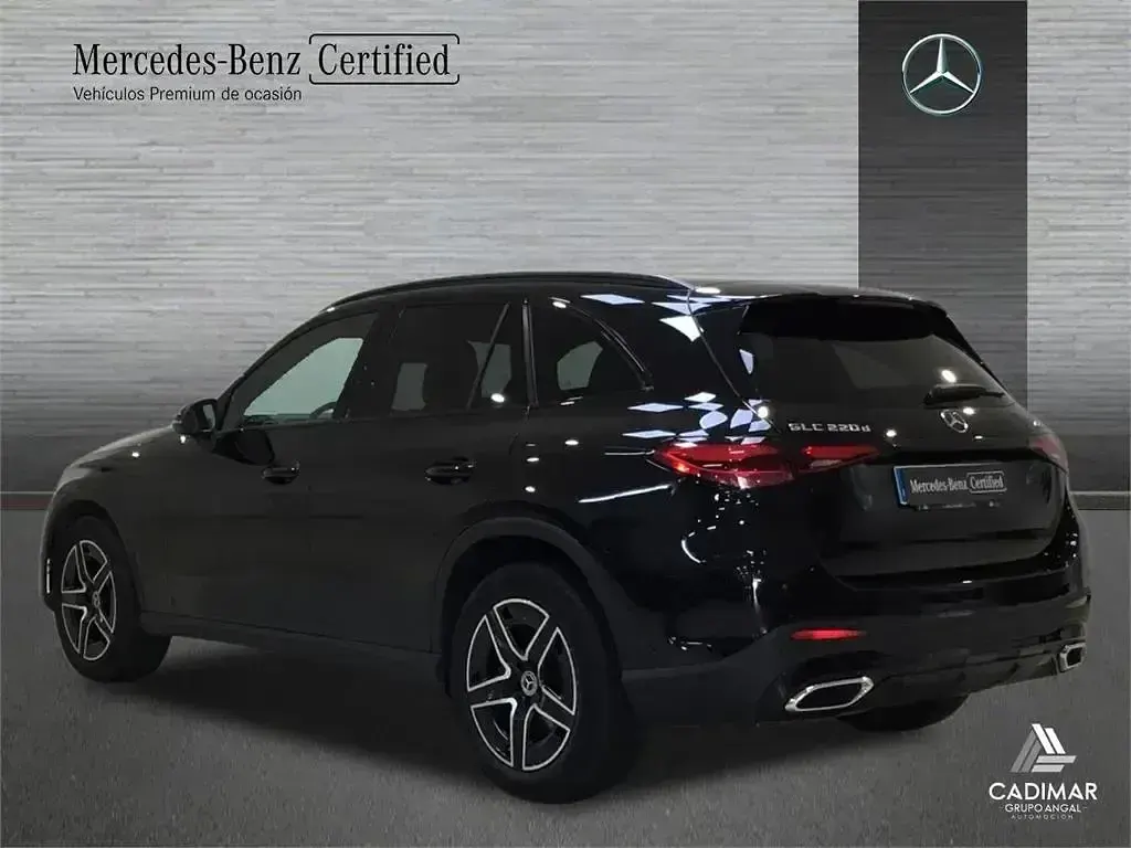 Usado Mercedes GLC220 AMG line 197 CV (144 kW) 2023 Negro SUV