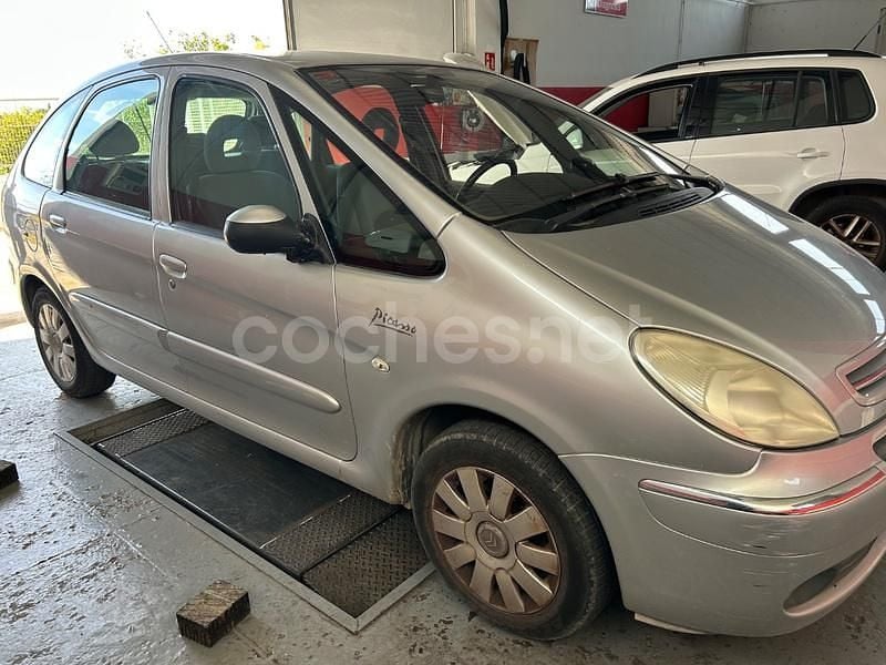 Gris / plata Usado 2009 Citroën Xsara Picasso Monovolumen | 3190 € (Buen precio) - Imagen 1/4