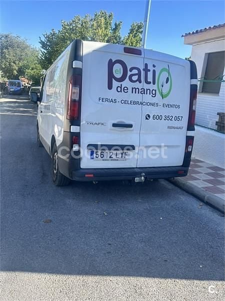 Usado Renault Trafic 110 CV (80 kW) 2022 Blanco Monovolumen