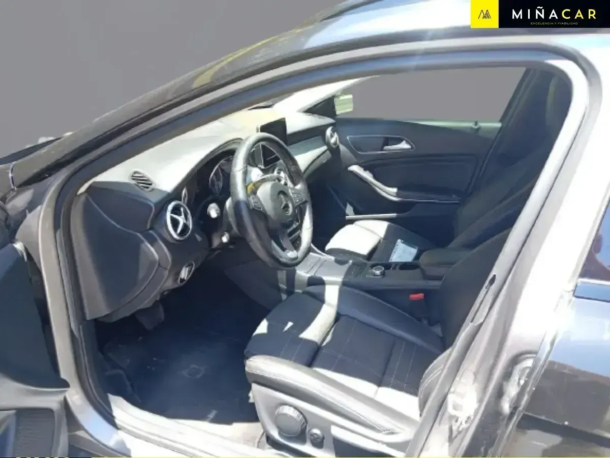 Usado Mercedes GLA220 AMG line 177 CV (130 kW) 2016 Negro SUV