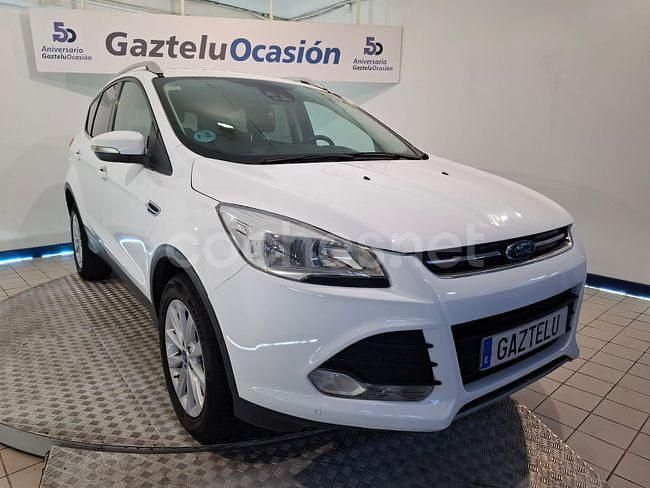 Usado Ford Kuga Titanium 150 CV (110 kW) 2016 Blanco SUV