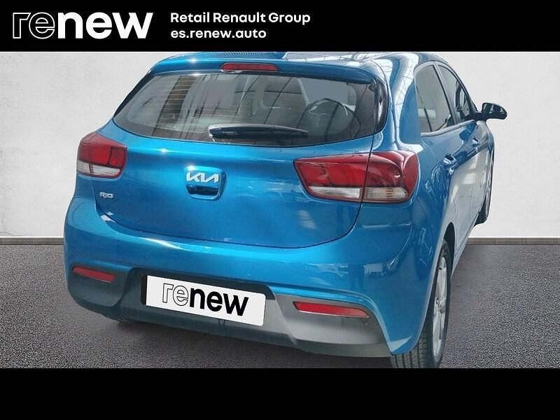 Usado Kia Rio 84 CV (61 kW) 2021 Azul Berlina