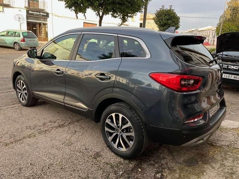 Usado Renault Kadjar Zen 140 CV (102 kW) 2021 Gris SUV