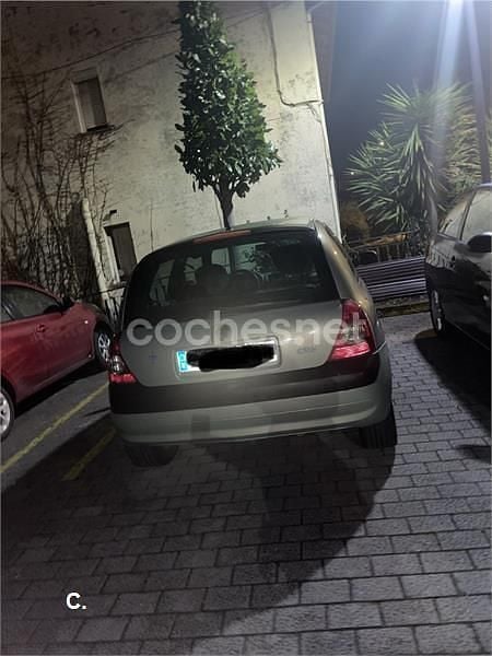 Usado Renault Clio II Authentique 70 CV (51 kW) 2006 Verde Berlina